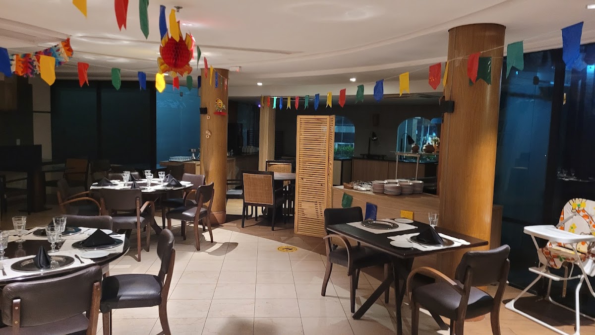 Cemoara Restaurante Self Service A 50 Metros Da Beira Mar
